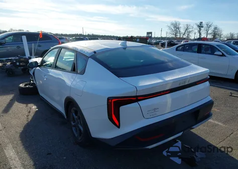 2025 Kia K4 Lxs from USA, damaged, VIN 3KPFT4DE8SE172608